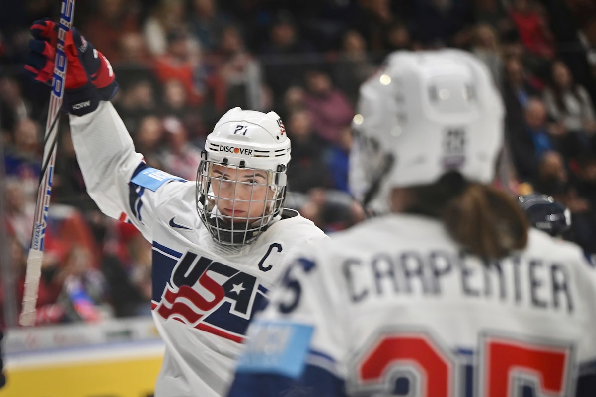 Les États-Unis routent la Finlande 7-1 dans leur premier match à Women's Hockey Worlds; La Suède bat l'Allemagne