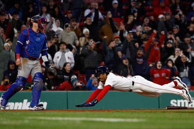 Les Red Sox profitent des erreurs de Toronto, se rassemblent pour gagner 4-3 en 10e et éviter le balayage de quatre matchs