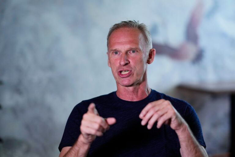 Les dirigeants tchèques condamnent les menaces russes contre la légende de la LNH Dominik Hasek