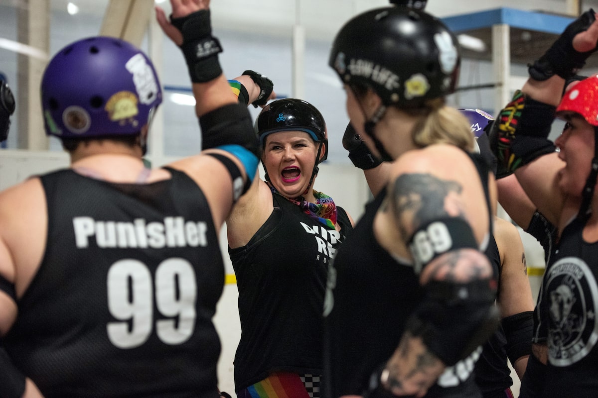 Les équipes canadiennes de rouleaux de rouleaux repoussent les ordres anti-trans de Trump