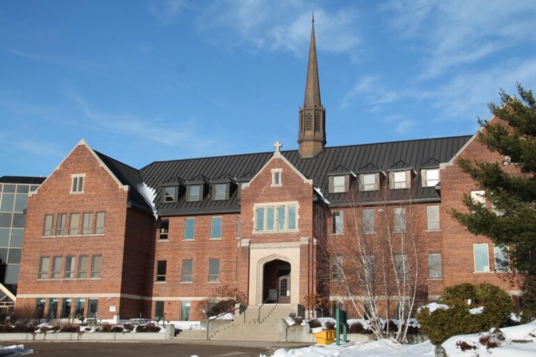 Les inscriptions internationales pour les étudiants pourraient baisser de 50% chez Algoma U: Président