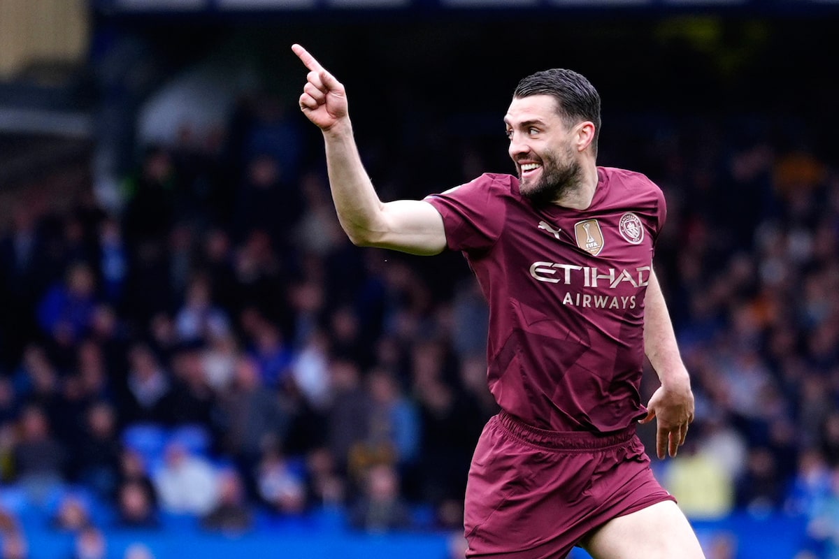 Manchester City a battu Everton 2-0, Aston Villa Thump Newcastle United