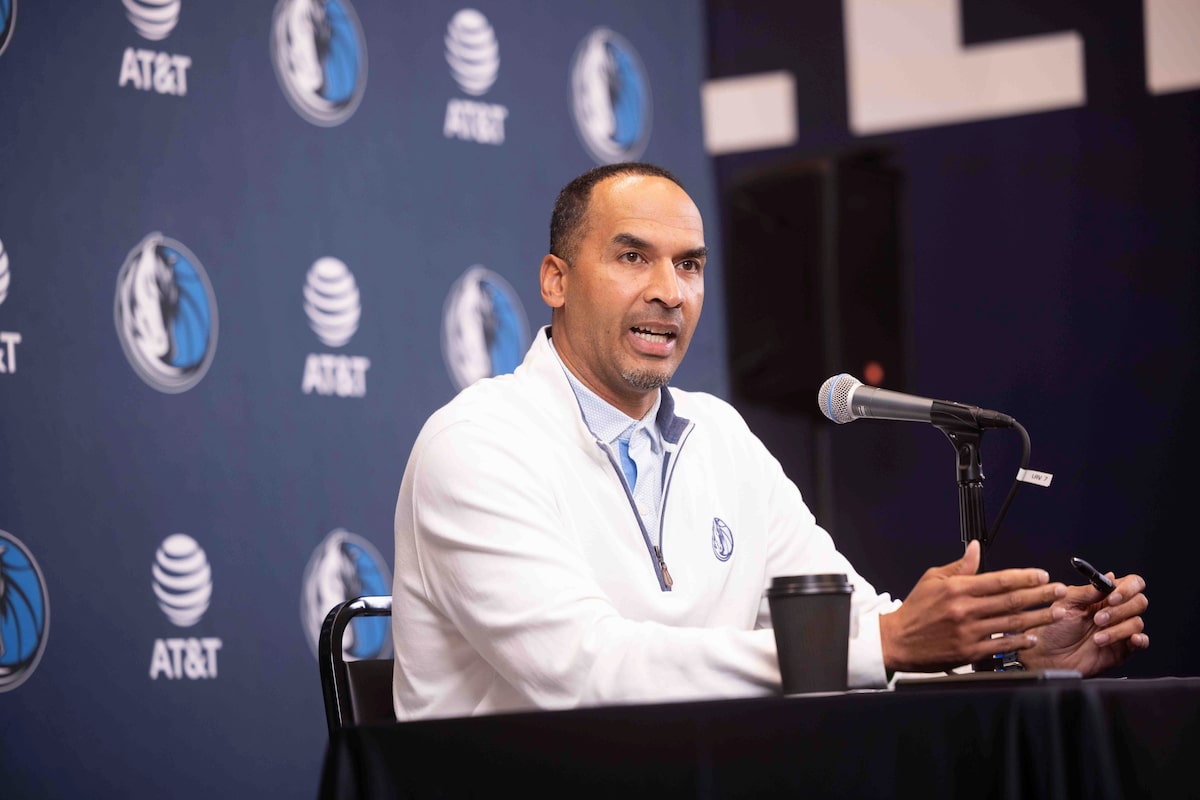 Mavs GM Nico Harrison dit que l'amour des fans pour Luka Doncic était plus profond qu'il ne le savait, mais se tient par métier