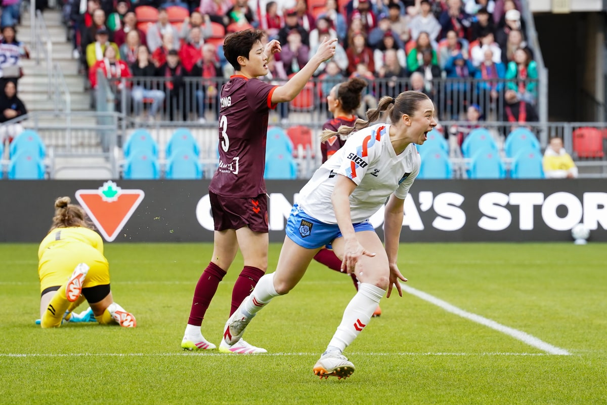 Montréal Roses Edge AFC Toronto 1-0 dans le nord de la Super League