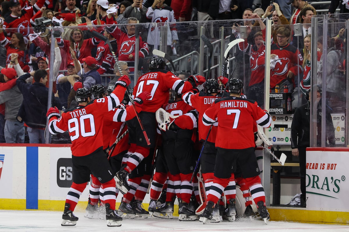 NEMEC marque le deuxième OT pour soulever les diables après les ouragans 3-2 dans le match 3