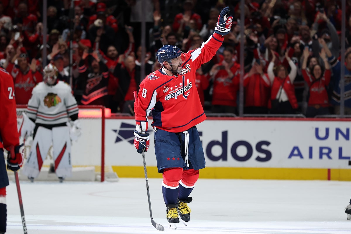Ovechkin lie le record de Gretzky avec son 894e but en carrière, cherchera à fixer une nouvelle marque dimanche contre les Islanders