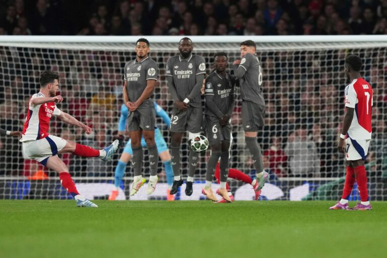 Rice se recroqueville à la maison deux coups francs alors qu'Arsenal prend un avantage au premier pas sur le Real Madrid