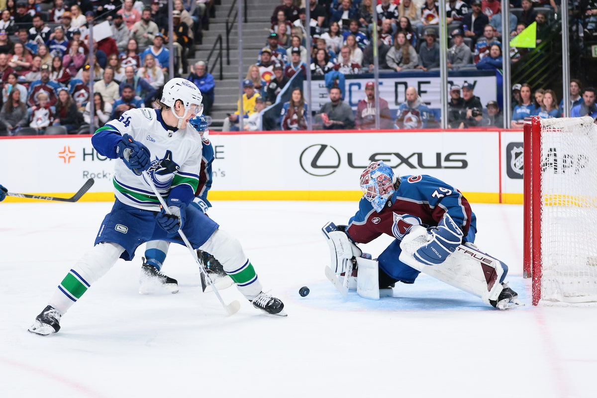 Sherwood et Joshua aident les Canucks à gagner 4-1 dans le dernier match à domicile d'Avalanche