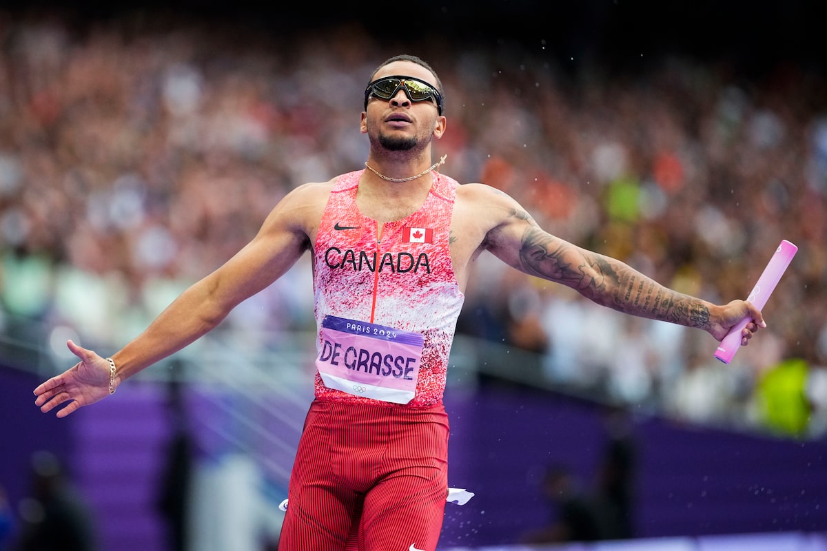 Star Sprinter Andre de Grasse au plaisir de voir l'ouvreur de l'AFC Toronto