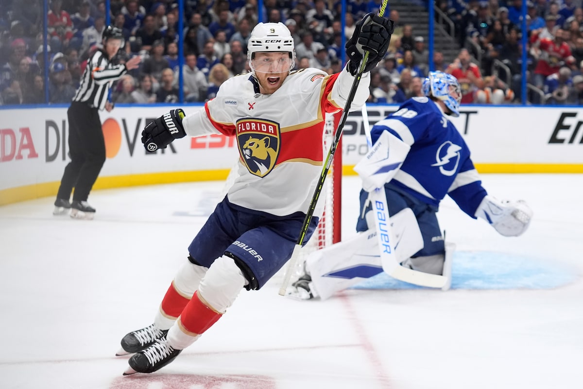 Tkachuk joue dans son retour en marquant deux fois alors que les Panthers Top Lightning 6-2 en premier match de série