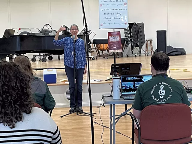 Karen Mcfeeters Leary menant une répétition - Mary Ann Lickteig © ️ Sept jours