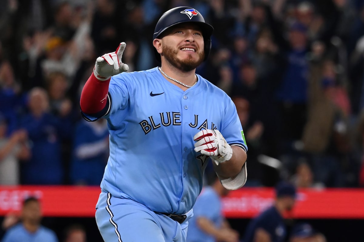 Alejandro Kirk aide les Blue Jays à se débarrasser de Homer, le single RBI gagnant du jeu