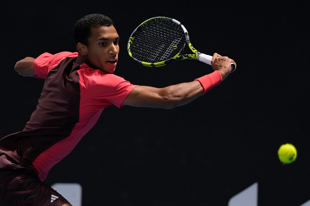 Auger-Aliassime abandonne une avance en deux sets en perte ouverte française contre Arnaldi