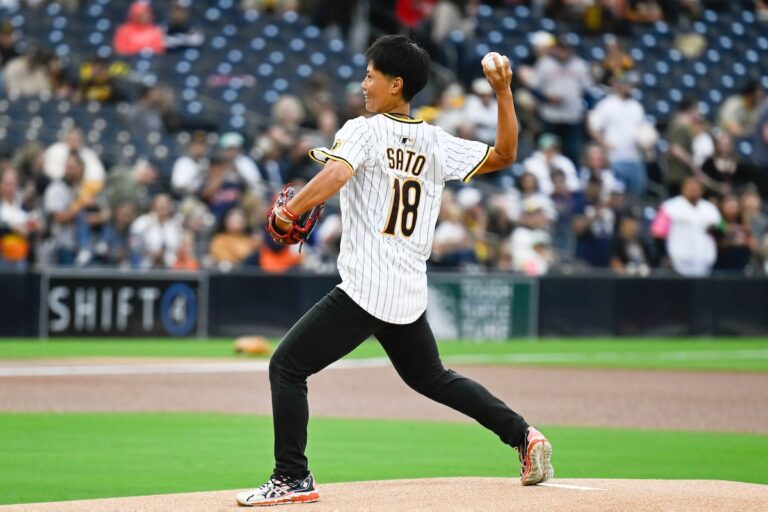 Ayami Sato pour aider à faire de Maple Leafs Baseball Club à faire l'histoire