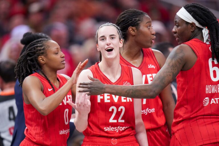 Caitlin Clark et Angel Reese aident la WNBA à des notes stellaires dans le week-end d'ouverture