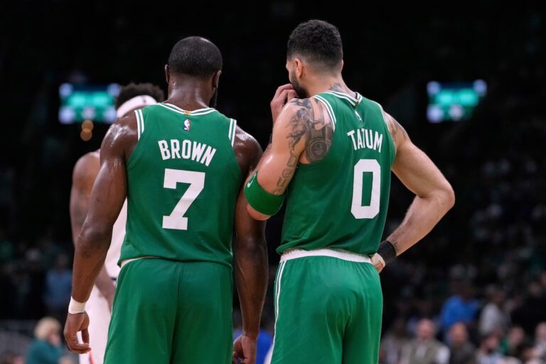 Celtics en difficulté en baisse 2-0 contre Knicks et dire qu'ils «doivent gagner» le match 3 samedi