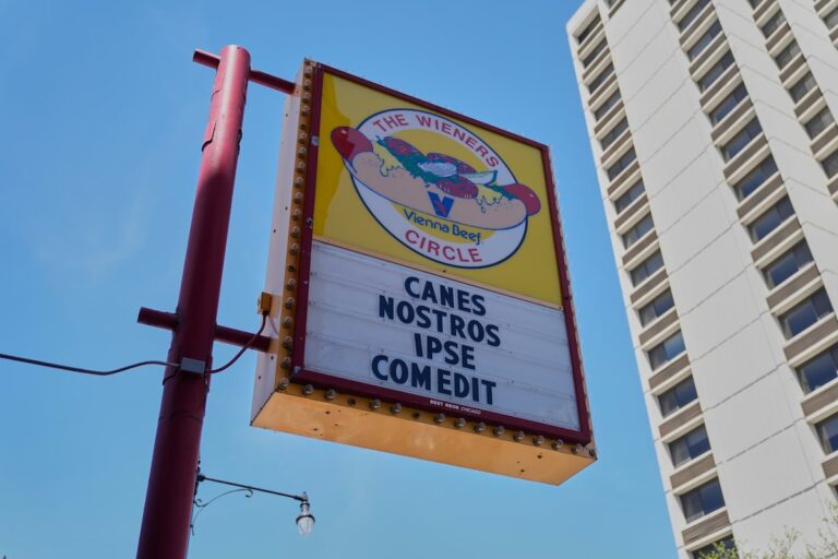 «Da Pope! Les racines de Chicago de Leo XIV se déchaînent de l'humour sacré