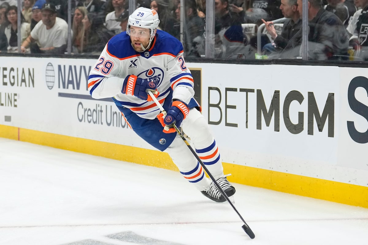 Draisaitl, Hellebuyck et Kucherov nommés finalistes du trophée Hart