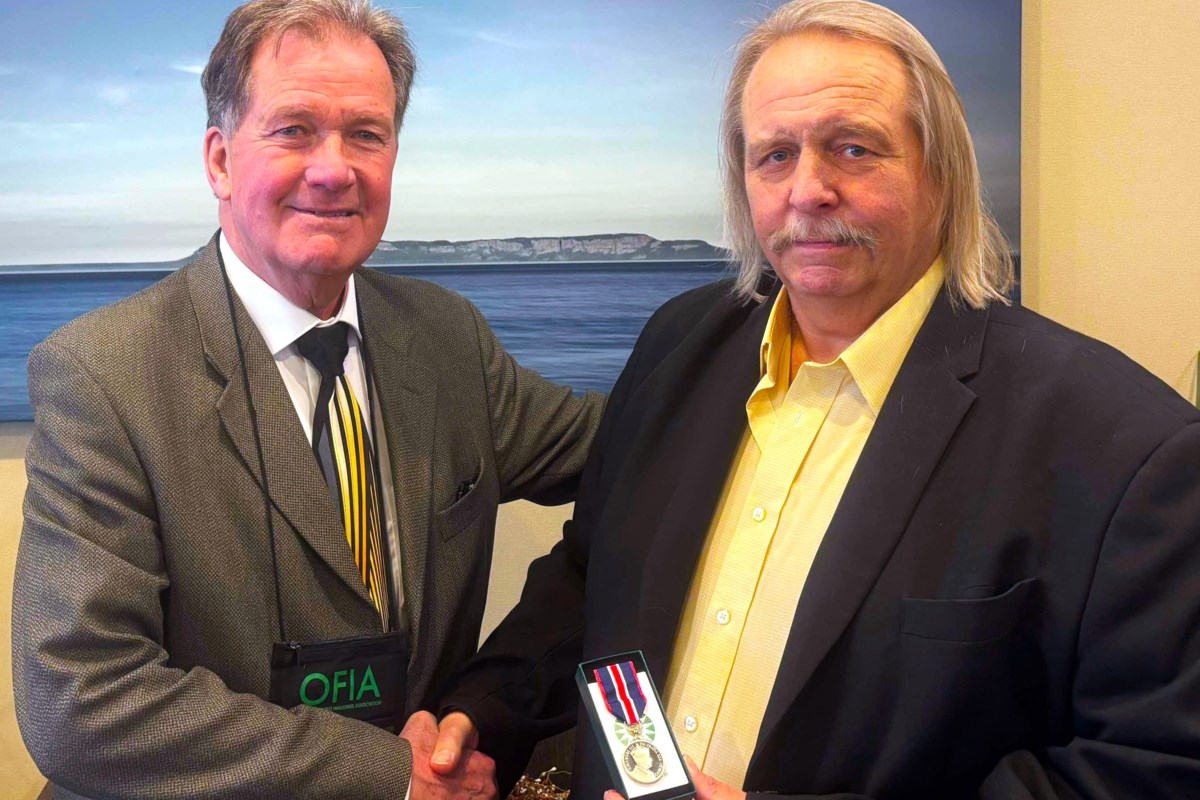 Explorateur en métal de Thunder Bay honoré de la médaille du roi Charles