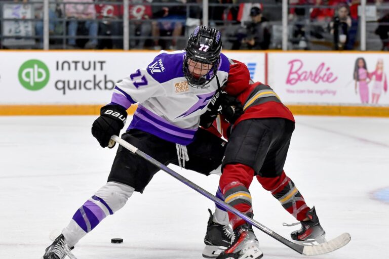 Frost Forward Curl-Salemme trouve un réconfort parmi les huées qu'elle attire dans le rôle de PWHL en tant que «méchant»