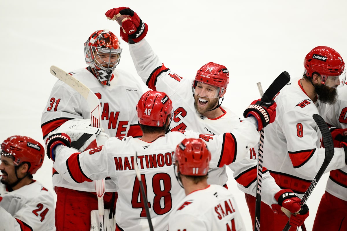 Jaccob Slavin marque en OT alors que les Hurricanes ont battu les Capitals du match 1 de leur série de deuxième tour