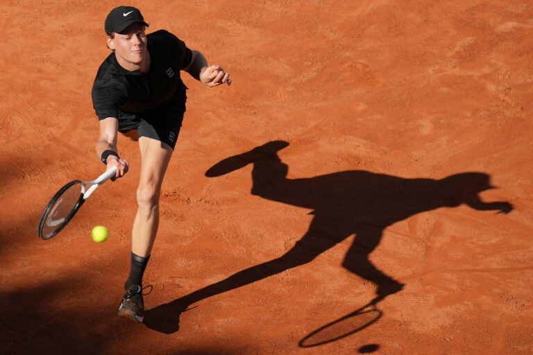 Jannik Sinner surmonte la «Big Drop» dans le niveau du deuxième match de Doping Ban à Italian Open