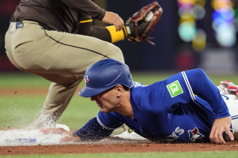 Jays se sentant confiants dans les matchs serrés après deux retours supplémentaires contre Padres
