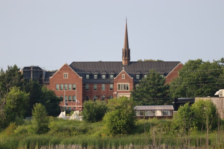 L'Université Sault voit une augmentation des inscriptions nationales malgré le déclin international