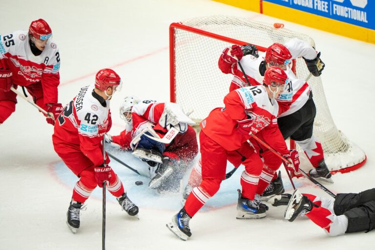 Le Danemark réalise un énorme bouleversement avec une victoire en quart de finale 2-1 contre le Canada à Hockey Worlds