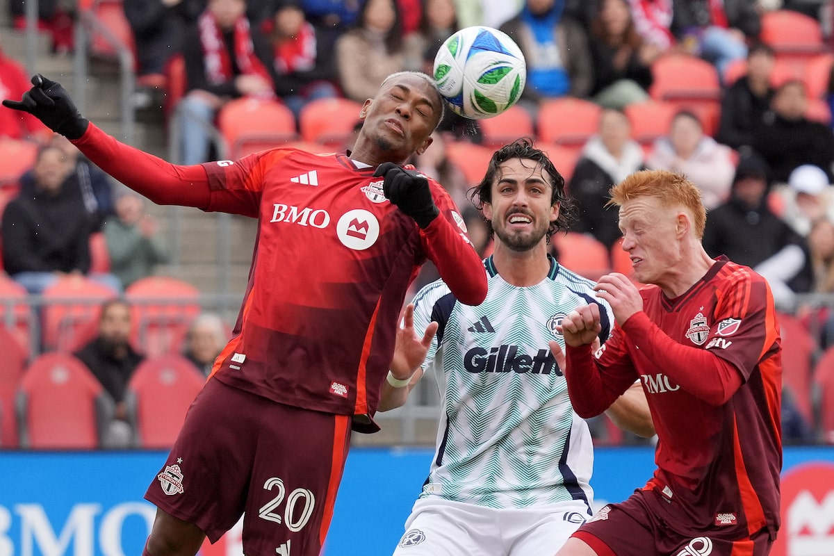 Le Toronto FC perd 2-0 contre la Révolution de la Nouvelle-Angleterre, recherche toujours la première victoire à domicile