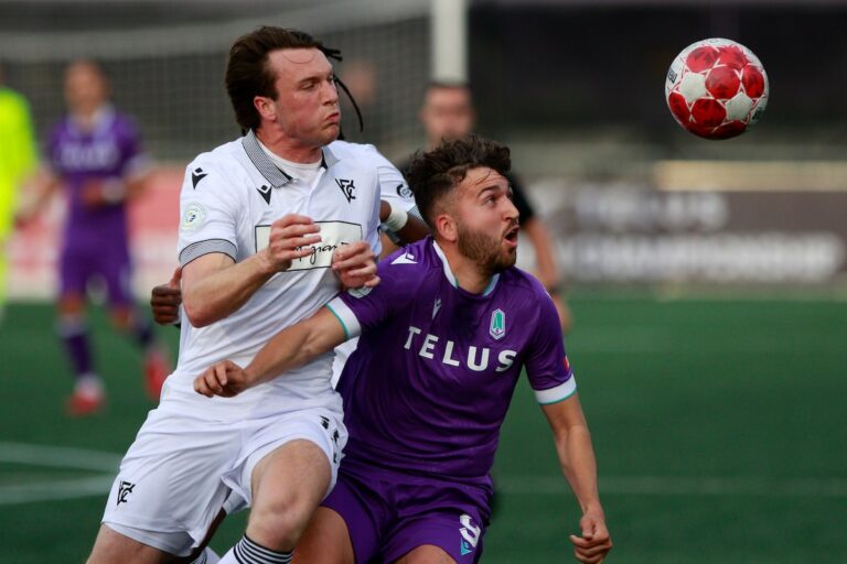 Le Vancouver FC remporte la fusillade de pénalité sur le Pacific FC dans le jeu de championnat canadien