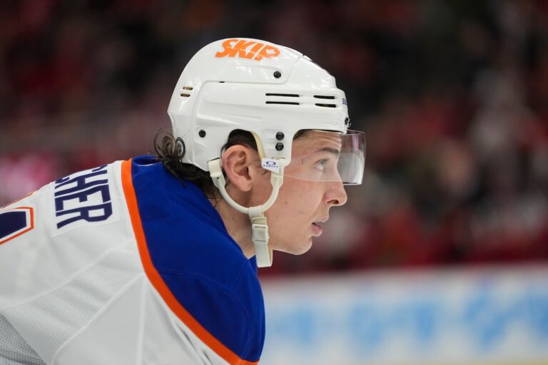 Le défenseur des Oilers Stecher comprend la douleur de Scheife: «m'affecte toujours quotidiennement»
