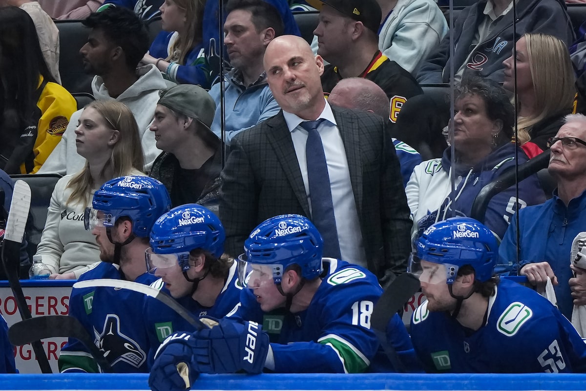 Le départ de Rick Tocchet laisse les Canucks et leurs fans à la dérive