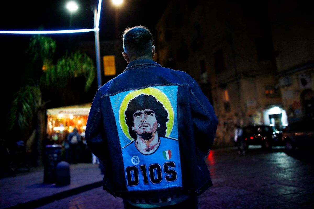 Le procès des médecins de Maradona est suspendu après que le juge est accusé d'avoir autorisé le documentaire