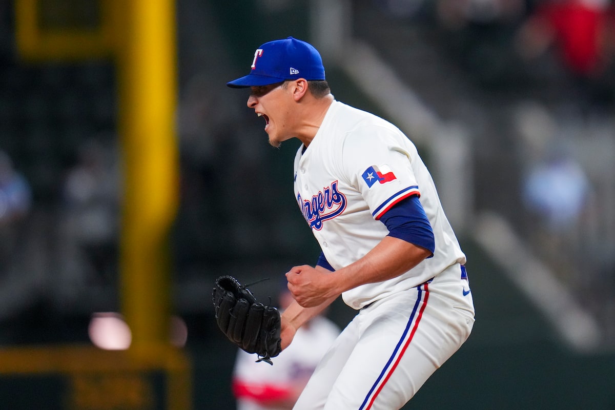 Le single de score de Jung dans le huitième aide les Rangers à battre Blue Jays 2-0