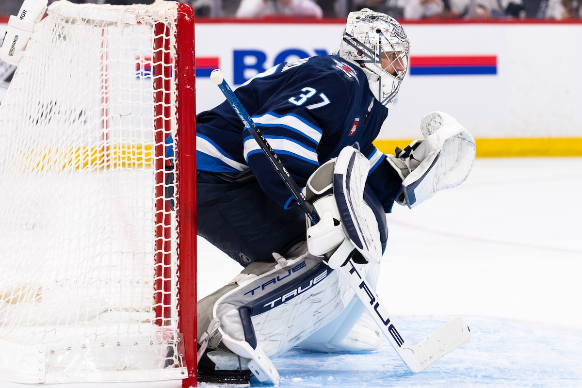 L'effort à trois points de Connor mène les Jets à 5-3 victoires sur les blues, 3-2 série de la série