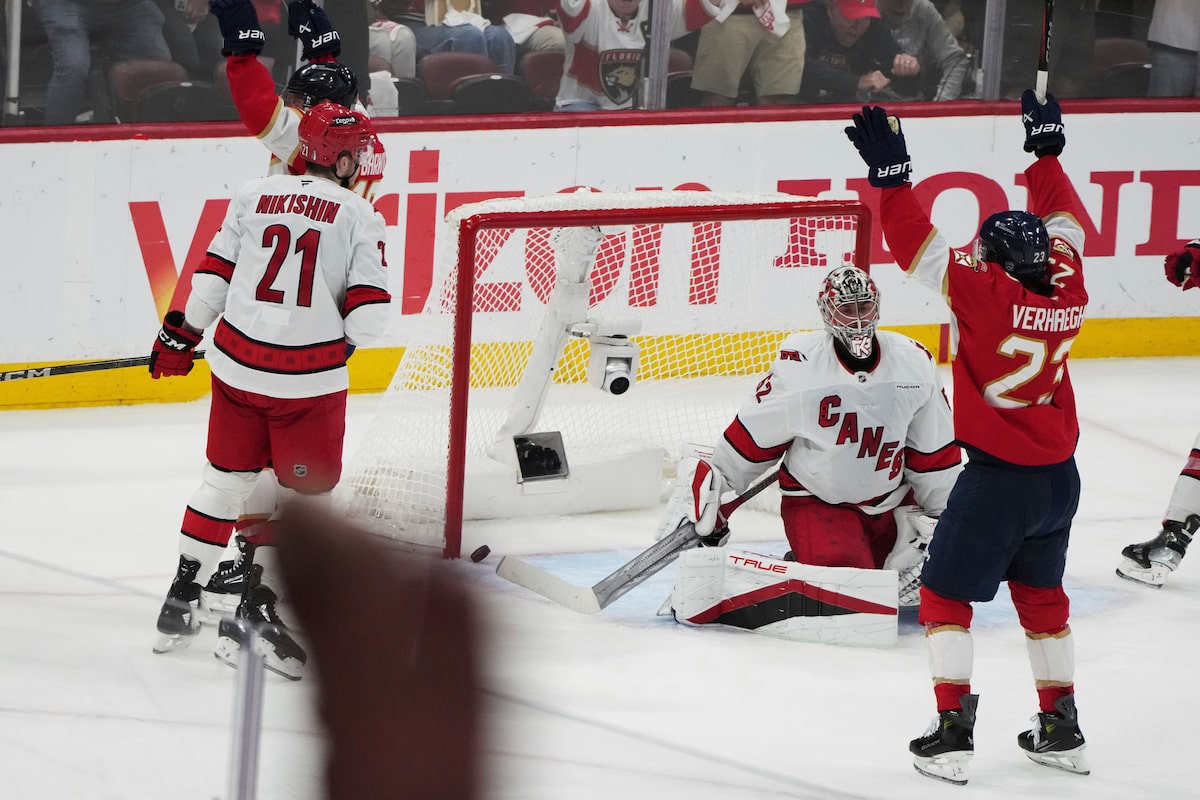 Les Panthers marquent cinq buts de troisième période pour souffler les ouragans 6-2