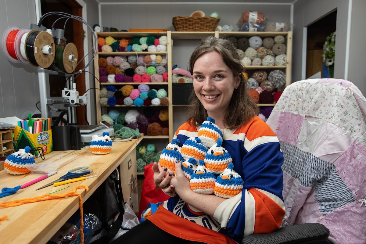 Les fans anxieux d'Edmonton Oilers affluent vers des poulets au crochet pour soulager le stress des séries éliminatoires