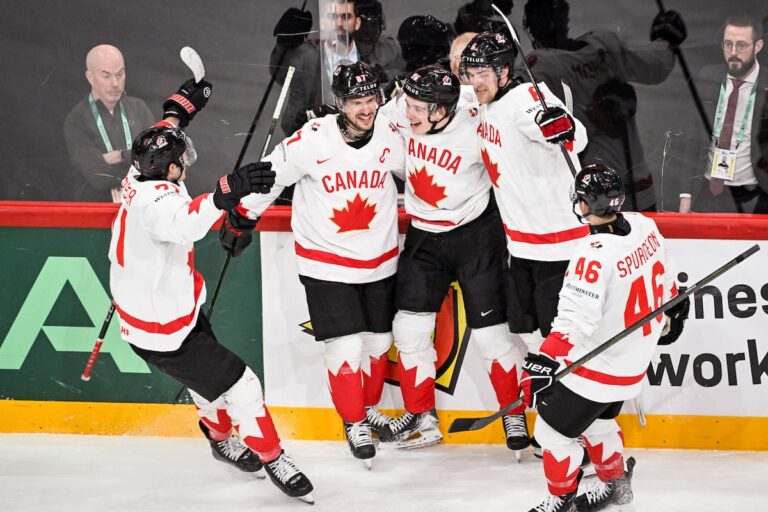 Mackinnon a trois points, le Canada termine le premier dans le groupe A avec une victoire de 5-3 contre la Suède
