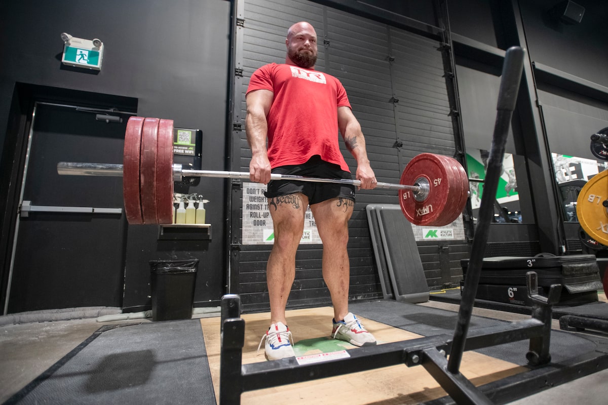 Mitchell Hooper du Canada est l'homme à battre dans le monde de l'homme fort