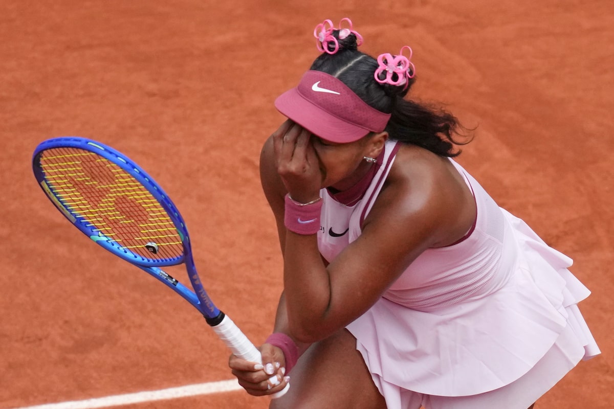 Naomi Osaka se déchire après la perte ouverte française de première ronde contre Paula Badosa