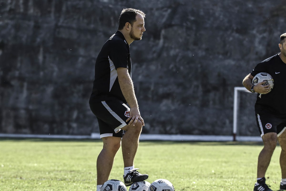 Nicolas Gagnon a nommé l'entraîneur de set-morceau pour l'équipe de football masculine canadienne