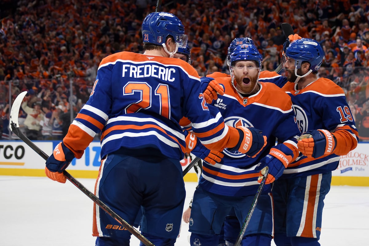 Oilers Top Kings 6-4 pour passer au deuxième tour des éliminatoires de la LNH