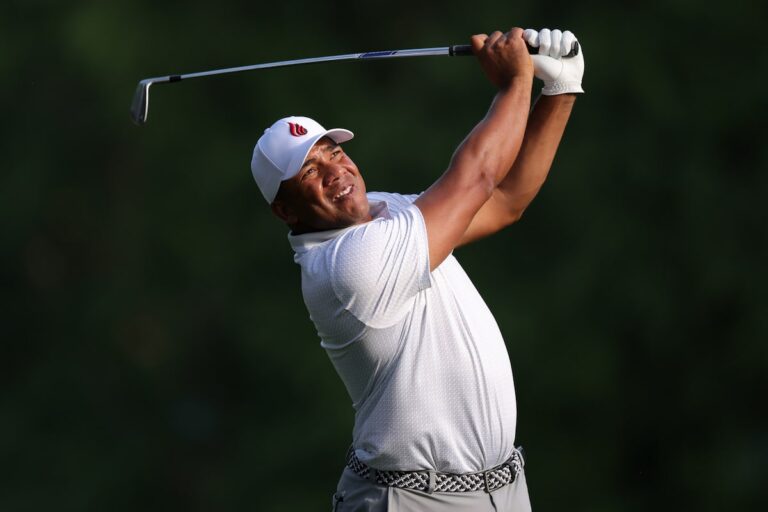 PGA a un champ solide et une grande surprise alors que Jhonattan Vegas mène à 64 ans alors que les étoiles ne brillent pas