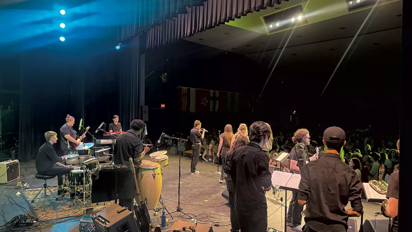 Q&A: Les adolescents jouent de la musique populaire dans le groupe moderne All State