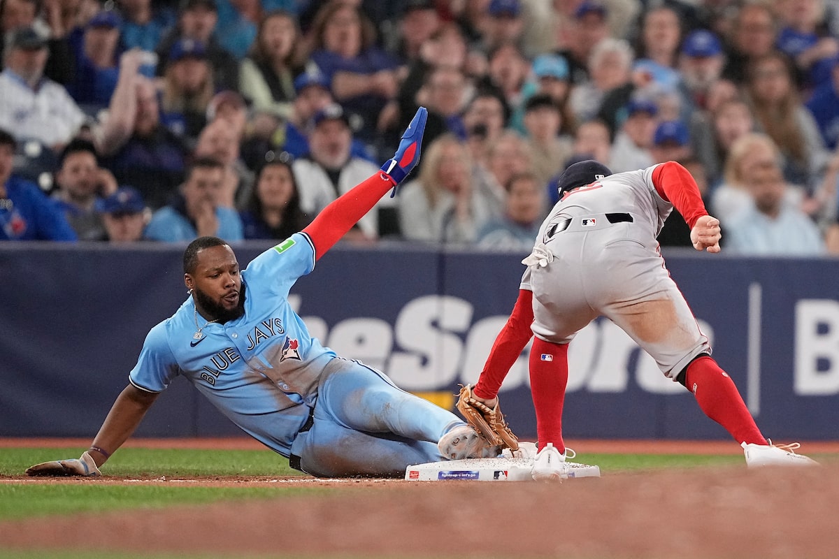RBI Basehit de Kirk complète le retour 7-6 de Blue Jays en 10e manche