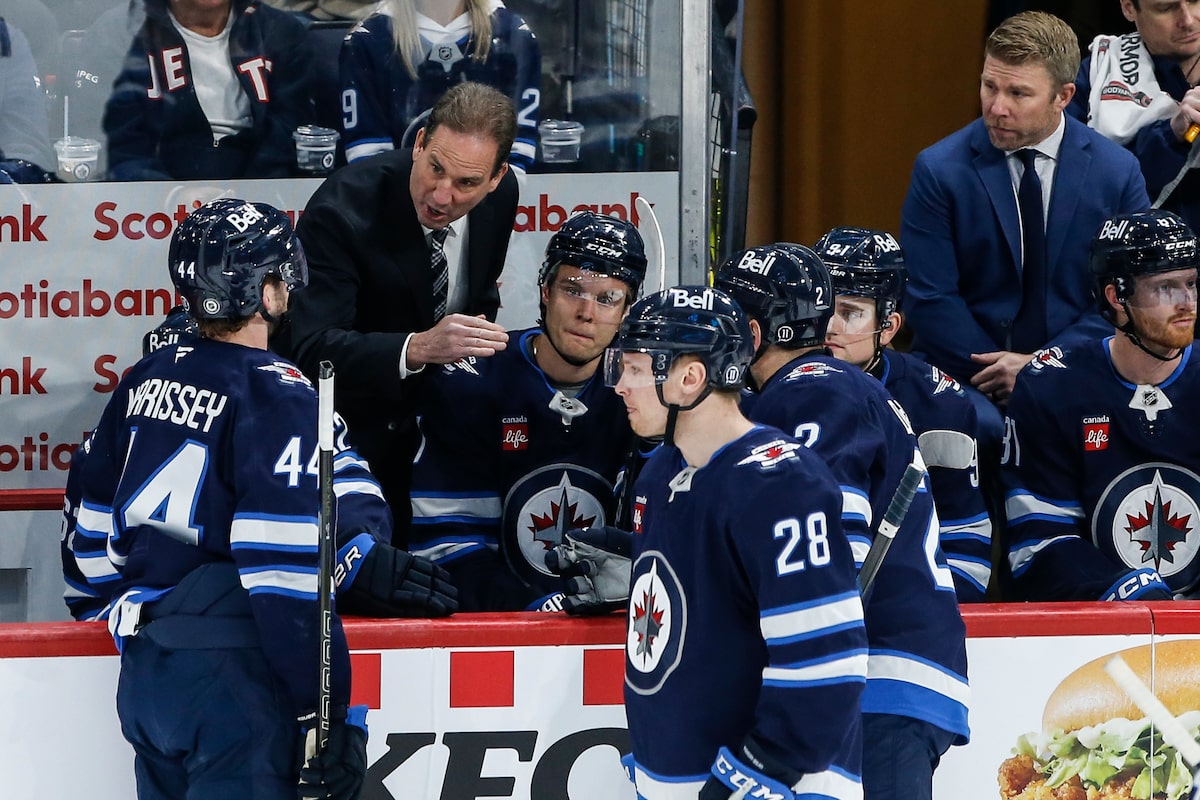Scott Arniel de Jets, Martin St. Louis des Canadiens et Spencer Carbery des Capitals nommé finalistes Jack Adams