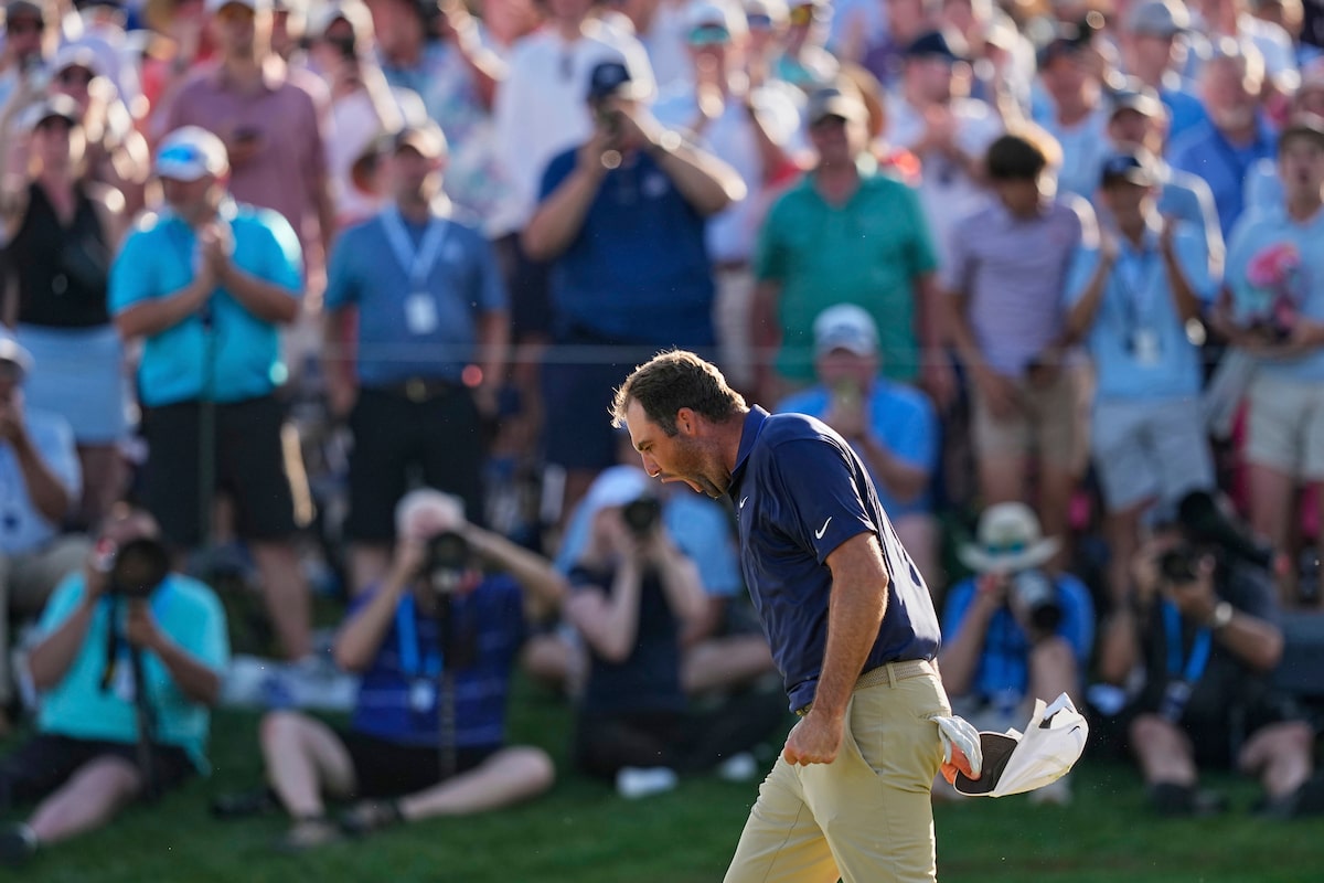 Scottie Scheffler se retire pour remporter le championnat PGA pour le troisième titre majeur