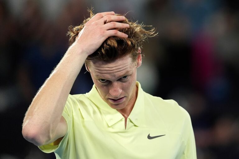Sinner dit qu'il a envisagé de quitter le tennis avant d'accepter une interdiction de trois mois dans le cas de dopage