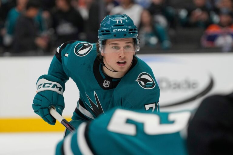 Wolf, Hutson, Celebrini nommé Calder Memorial Trophy Finalists